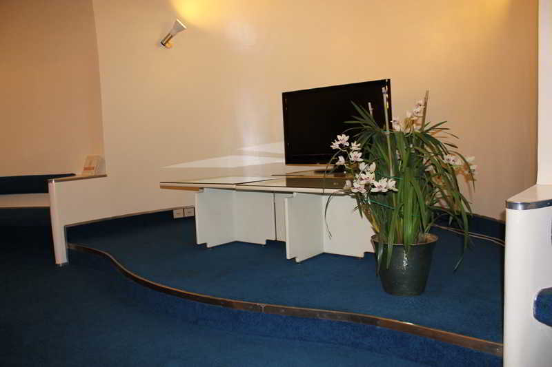 פורדנונה Albergo Residence Italia Vintage Hotel מראה חיצוני תמונה