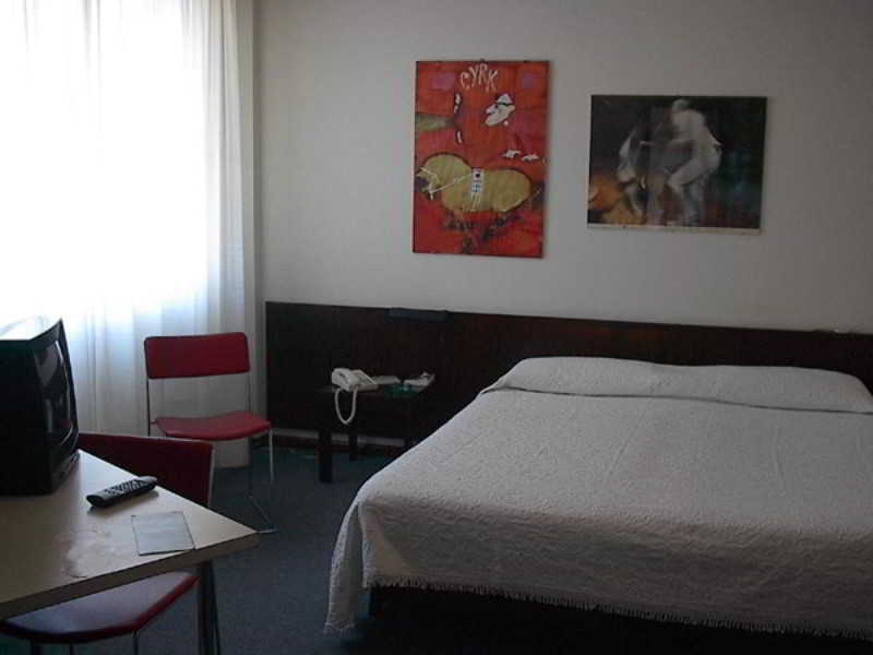 פורדנונה Albergo Residence Italia Vintage Hotel מראה חיצוני תמונה